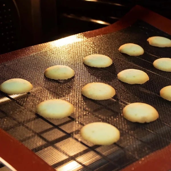 Non-Stick Silicone Baking Mat — 30 x 40 cm